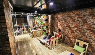 Phòng tầng lửng tại Coffee House Vietnam