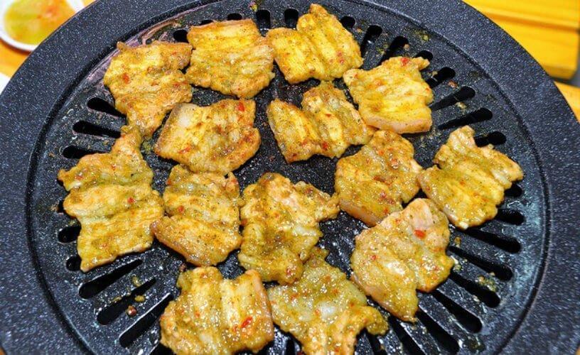 Ba rọi nướng muối ớt xanh tại bò nướng ngũ hành YeuAmThuc.org