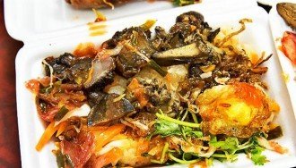 Hộp xôi gà hành tráng và hấp dẫn