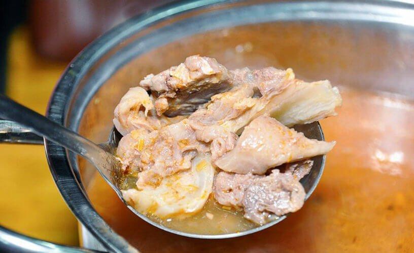 Lẩu gân thịt bò tại bò nướng ngũ hành YeuAmThuc.org