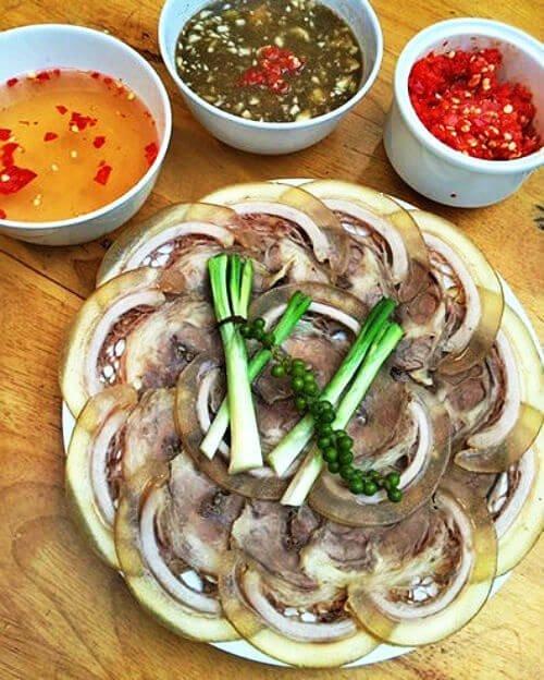 Bắp bò tơ cuốn bánh tráng tại nem nướng Hoàng Tâm - YeuAmThuc.org