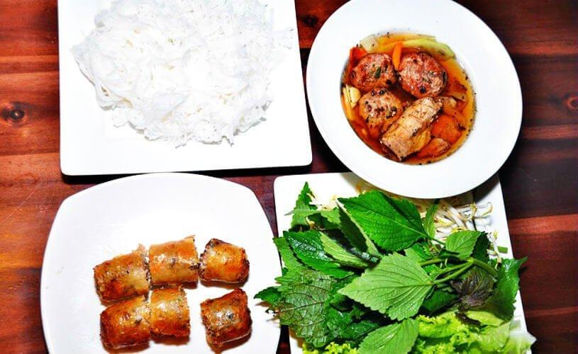 Bún chả Hà Nội tại Quẩy Lên - YeuAmThuc.org