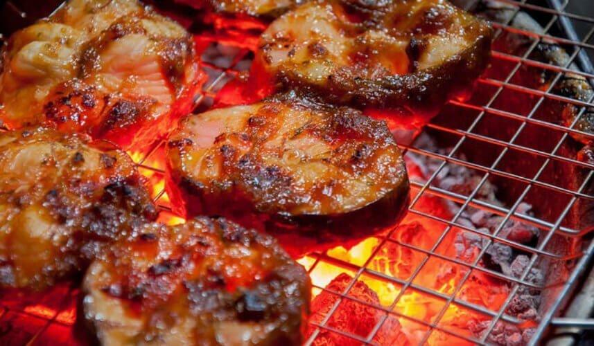 Cận cảnh cá lăng nướng vỉ tại lẩu cá lăng La Nhà - YeuAmThuc.org