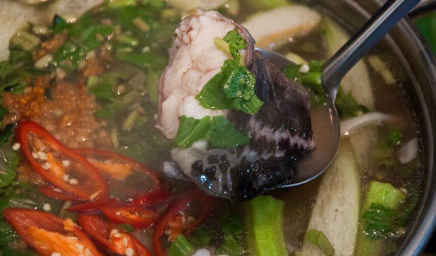 Cận cảnh cá lăng trong lẩu tại lẩu cá lăng La Ngà - YeuAmThuc.org