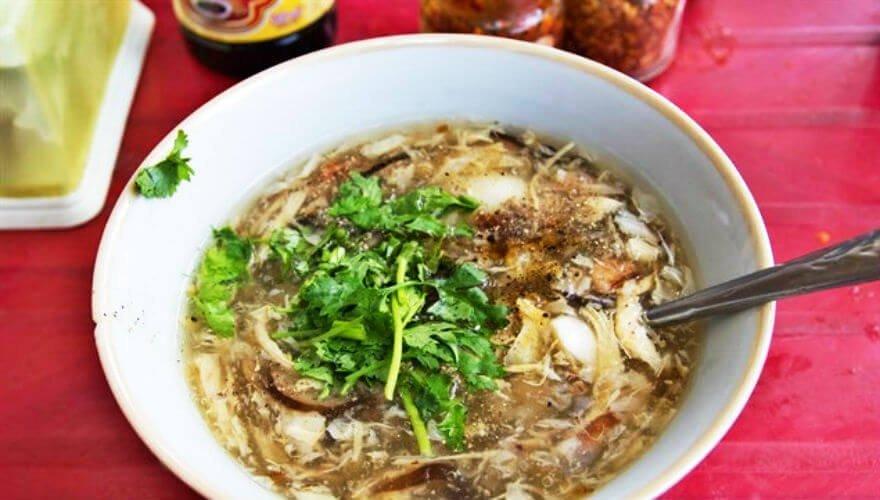 Chén súp cua bong bóng cá tại súp bong bóng cá - YeuAmThuc.org