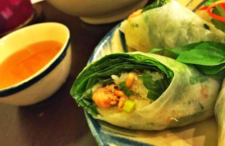 Củ mì cuốn tại bún thịt kho Cô Hai - YeuAmThuc.org