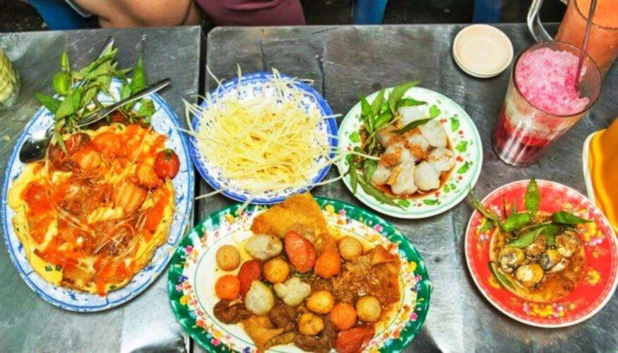 Đồ ăn tại ăn vặt Cao Thắng - YeuAmThuc.org