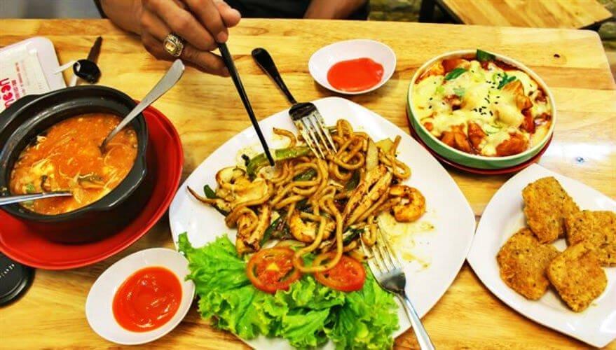 Đồ ăn tại Moon Fast Food - YeuAmThuc.org