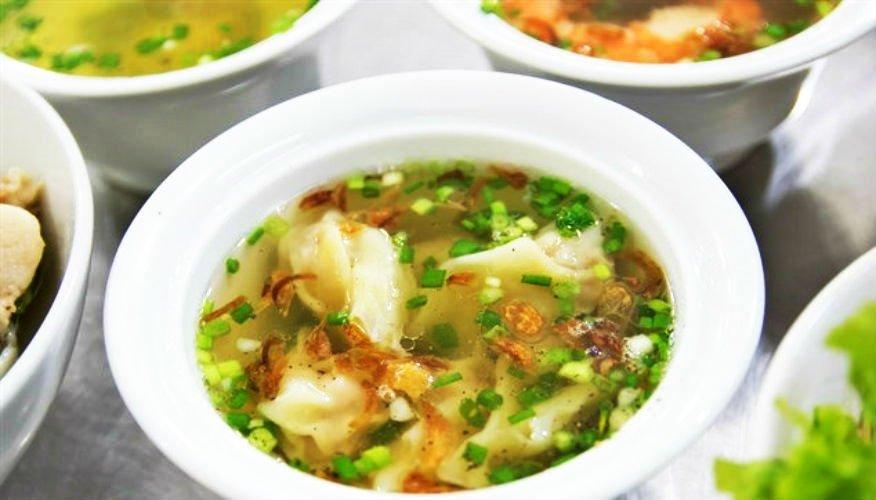 Hoành thánh tại Ân Ký Mì Gia - YeuAmThuc.org