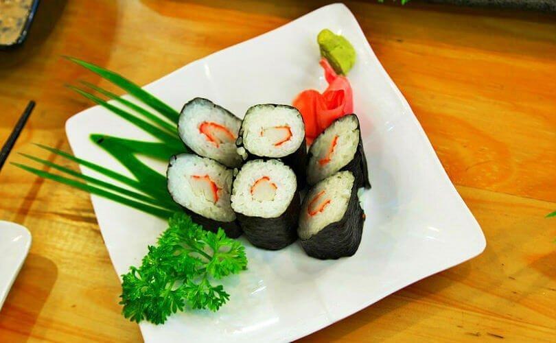 Kani Maki tại Sushi Sakura - YeuAmThuc.org