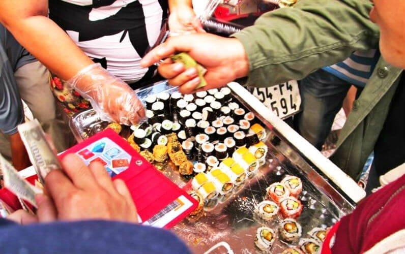 Khay Sushi tại sushi viên Nguyễn Thái Học - YeuAmThuc.org