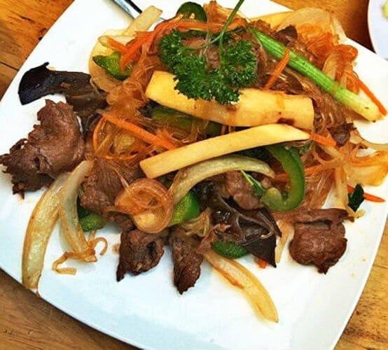 Miến xào bò tại nem nướng Hoàng Tâm - YeuAmThuc.org