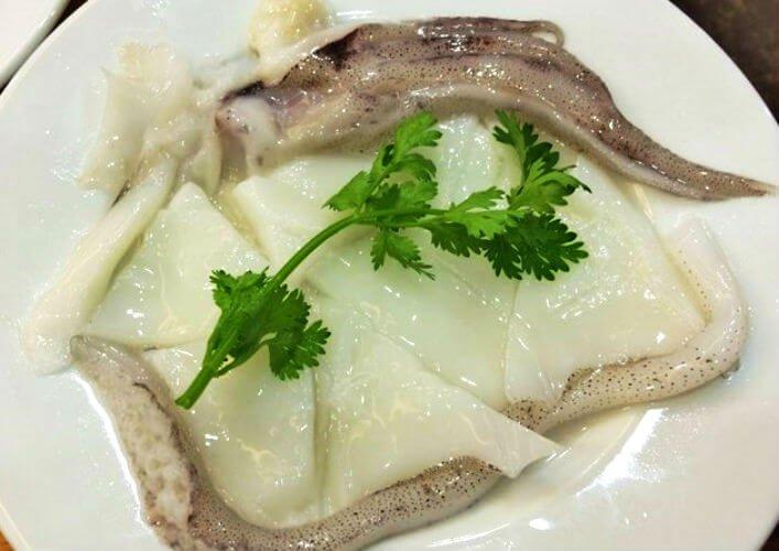 Mực tại lẩu mắm Bạc Liêu - YeuAmThuc.org