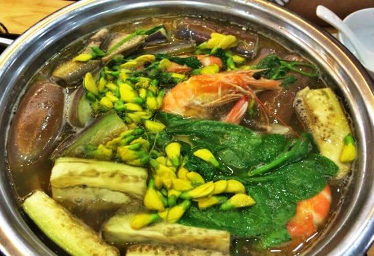 Nồi lẩu mắm tại lẩu mắm Bạc Liêu - YeuAmThuc.org