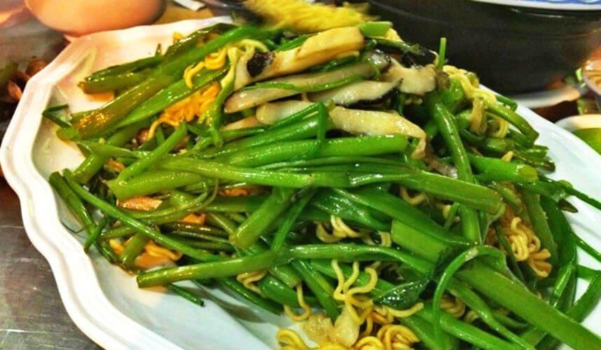 Ốc giác xào rau muống tại Ốc Toàn - YeuAmThuc.org