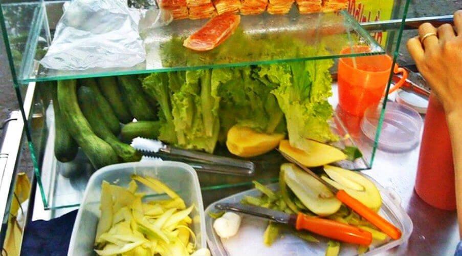 Quầy chế biến tại Chả lụi Lagi - YeuAmThuc.org