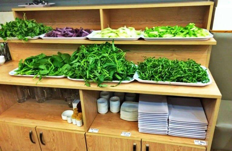 Rau miễn phí tại lẩu mắm Bạc Liêu - YeuAmThuc.org