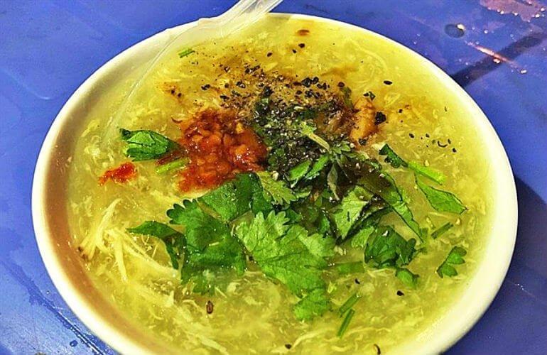 Súp gà tại xôi cuốn Nguyễn Hồng Đào - YeuAmThuc.org