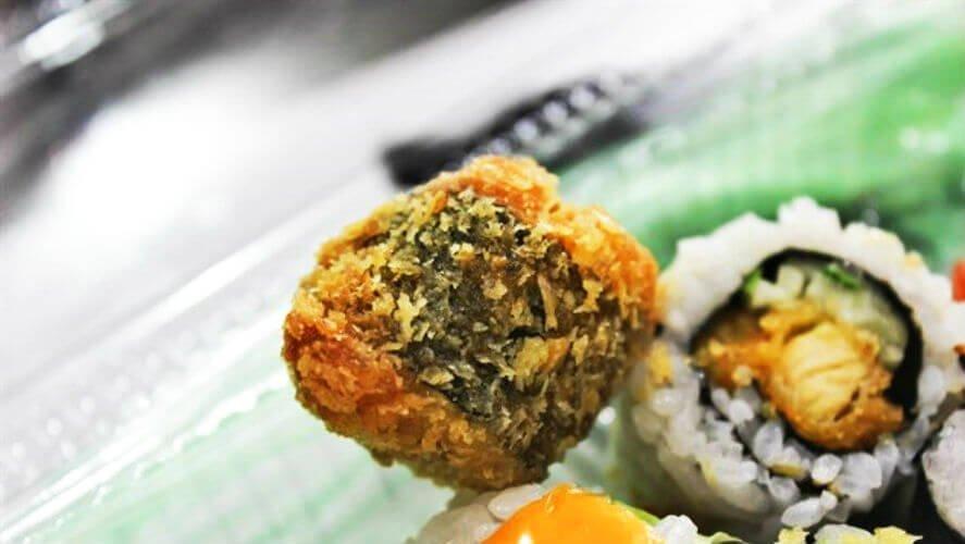 Sushi cá chiên tại sushi viên Nguyễn Thái Học - YeuAmThuc.org