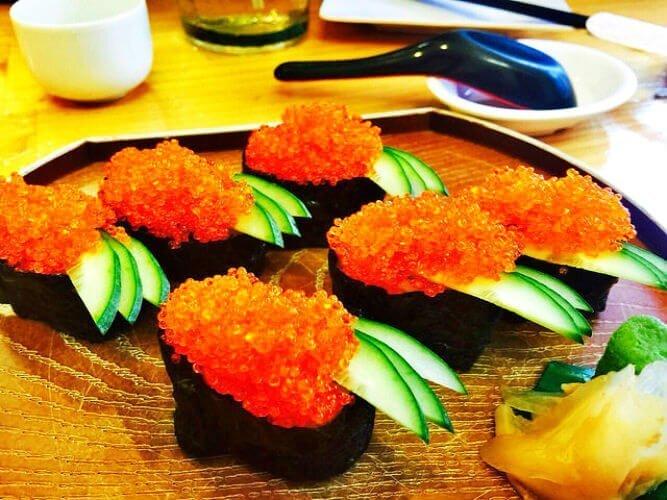 Tobikko Gunkhan tại Sushi Teppanyaki - YeuAmThuc.org