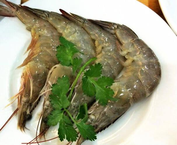 Tôm tại lẩu mắm Bạc Liêu - YeuAmThuc.org