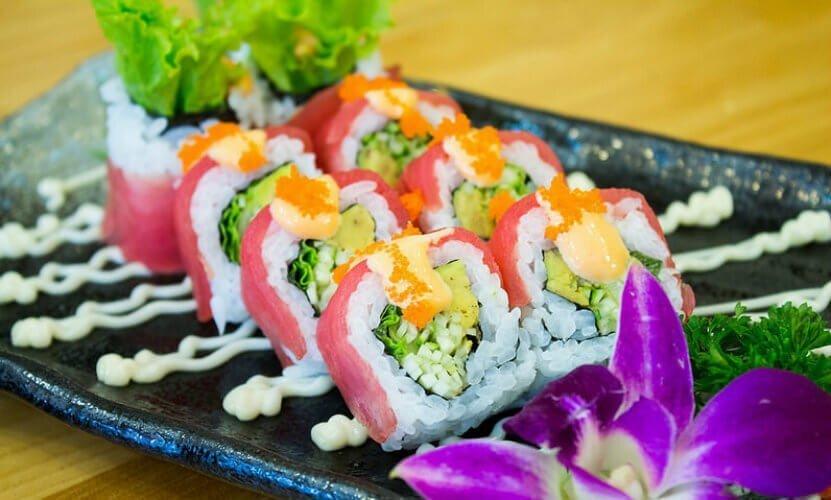 Tuna Abogado Maki tại Sushi Sakura - YeuAmThuc.org