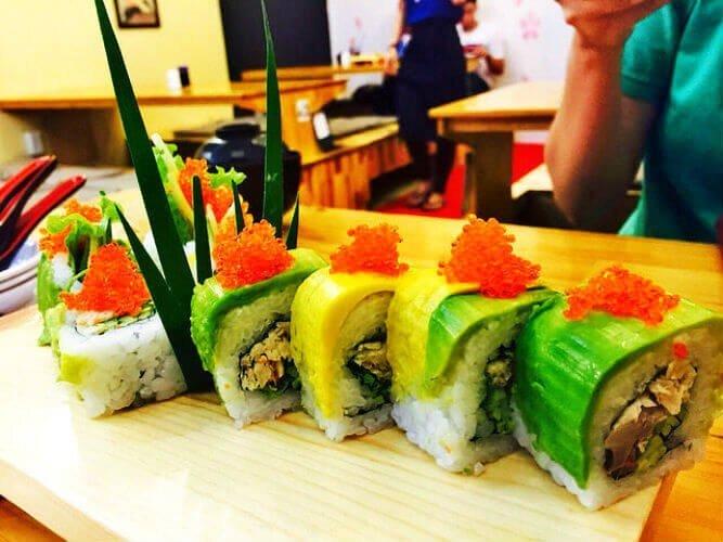 Tuna Avogado Maki tại Sushi teppanyaki - YeuAmThuc.org