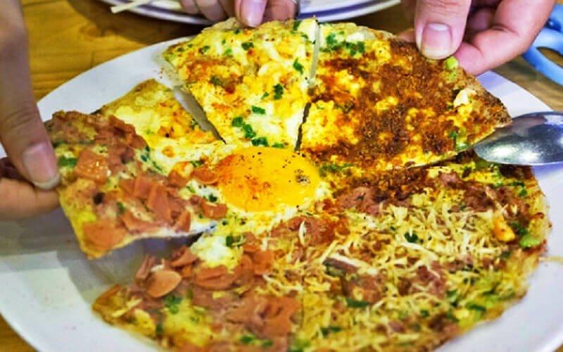 Bánh tráng nướng thập cẩm nhân trứng tại Container Kafe - YeuAmThuc.org