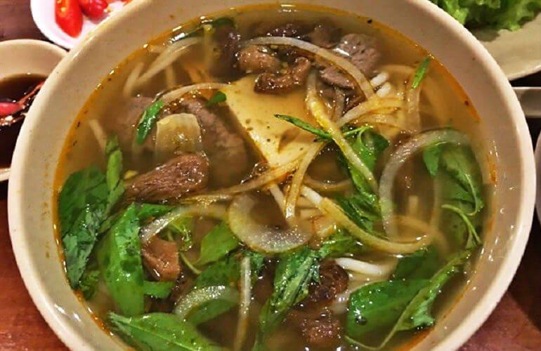 Bún bò tại Cơm chay Sen Vàng - YeuAmThuc.org