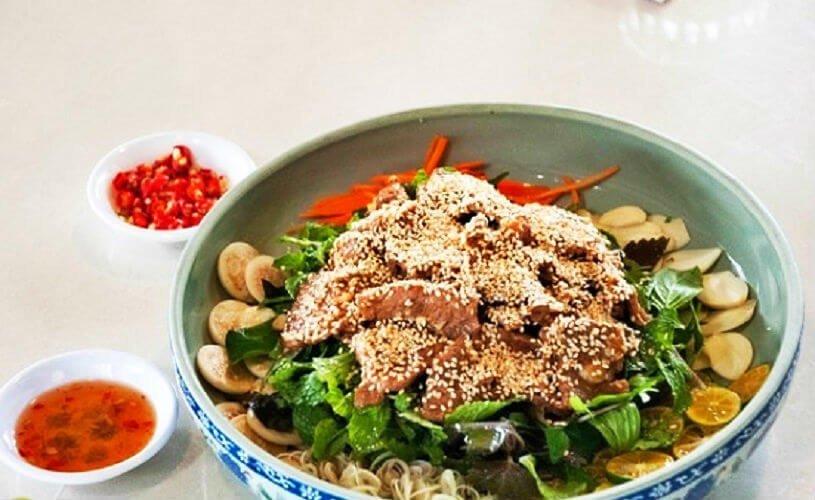 Gỏi bò tại Làng Ta - YeuAmThuc.org