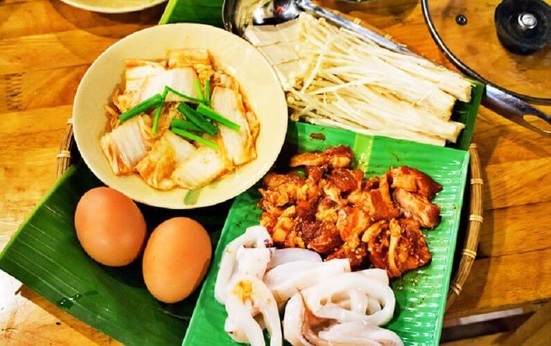 Lẩu kim chi tại Chòi Quán - YeuAmThuc.org