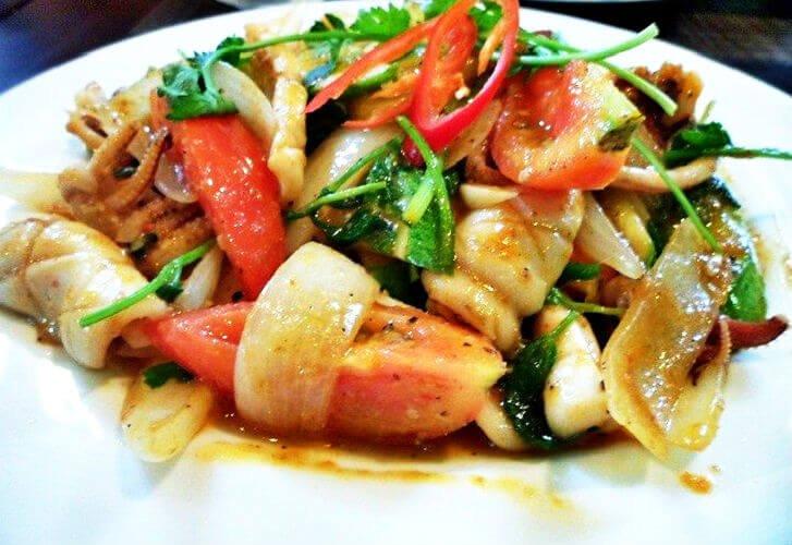 Mực xào hành tại Nhà hàng KOTO - YeuAmThuc.org