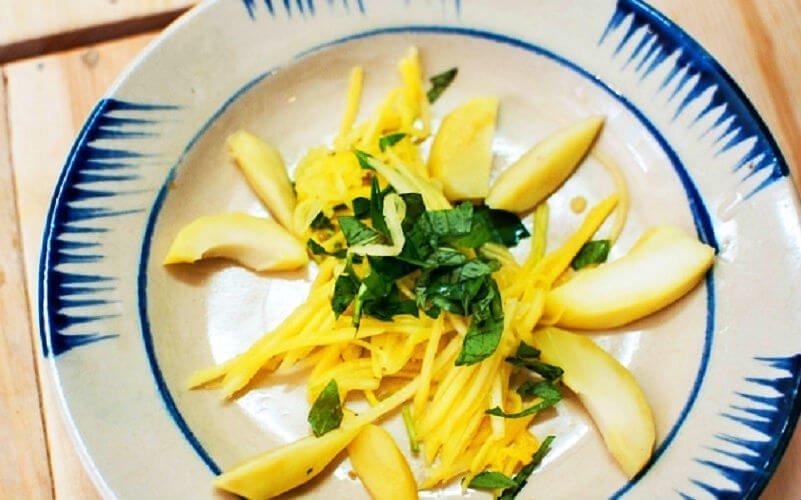 Xoài ngâm tại Ăn Vặt Cô Hai - YeuAmThuc.org