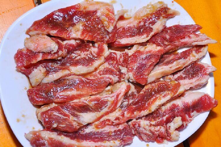 Dẻ sườn bò Mỹ tại BBQ Trúc Anh - YeuAmThuc.org