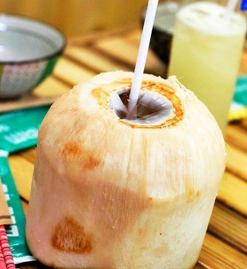 Dừa tươi tại An nam quán - YeuAmThuc.org