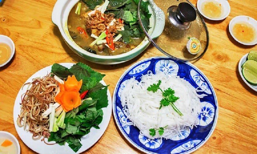 Lẩu ốc bươu om chuối đậu tại Điểm hẹn Hà Nội - YeuAmThuc.org