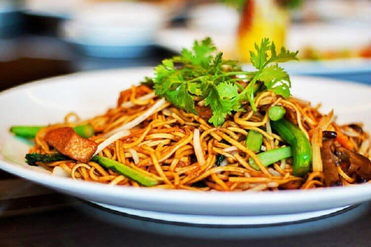 Mì xào nước tương tại Nhà hàng Li Bai - YeuAmThuc.org