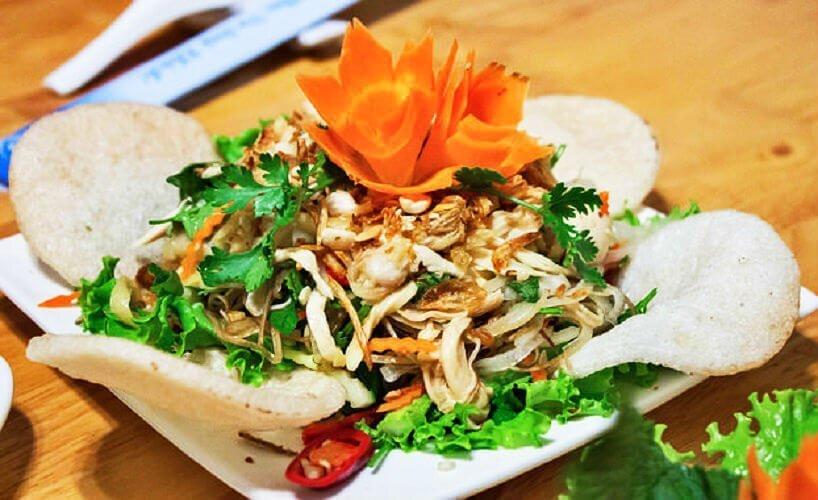 Nộm hoa chuối gà xé tại Điểm hẹn Hà Nội - YeuAmThuc.org