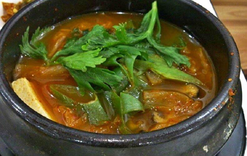 Súp kim chi tại Hanuri - YeuAmThuc.org