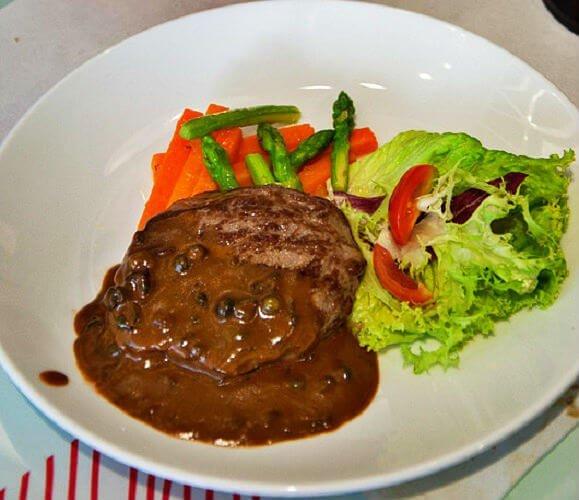 Thăn bò sốt tiêu xanh tại Cocorico - YeuAmThuc.org
