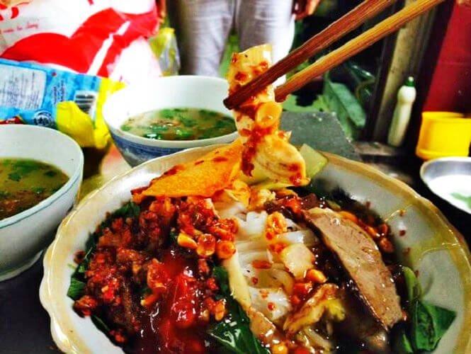 Thịt gà tại Phở Chua - YeuAmThuc.org