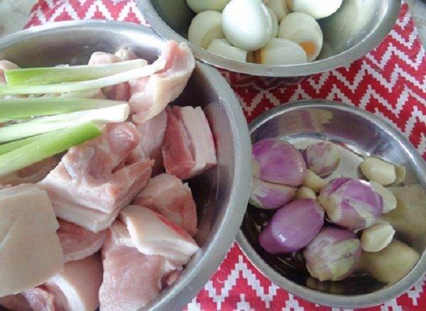 Cách kho thịt kho tàu thơm mềm