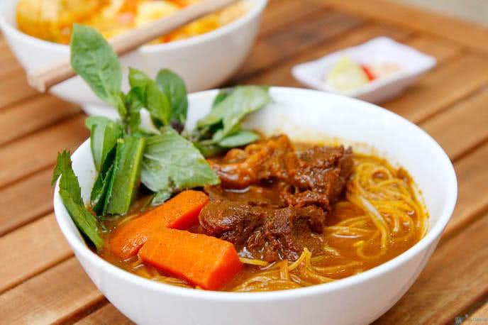 hủ tiếu bò kho