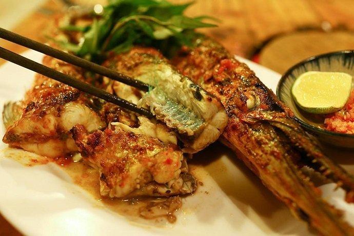 Món cá xương xanh nướng bẹ chuối đặc trưng của Nam Du - món hải sản ngon tuyệt vời Món cá xương xanh nướng bẹ chuối đặc trưng của Nam Du - món hải sản ngon tuyệt vời
