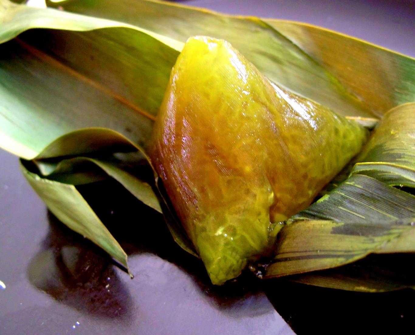 Bánh ú nước tro